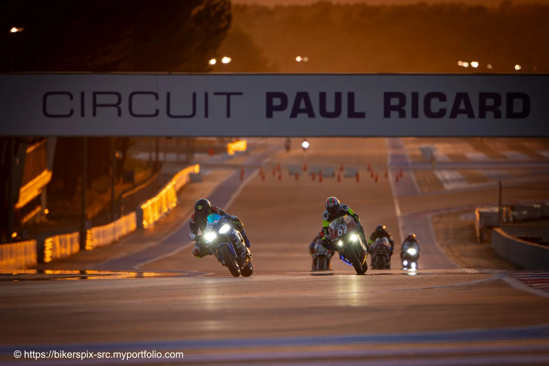 JCH Racing #69 au Circuit Paul Ricard à la tombée de la nuit